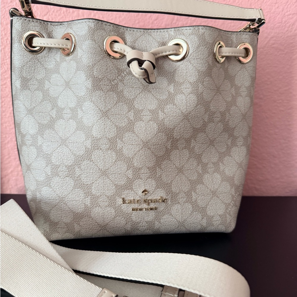 NWOT Kate Spade   bucket bag